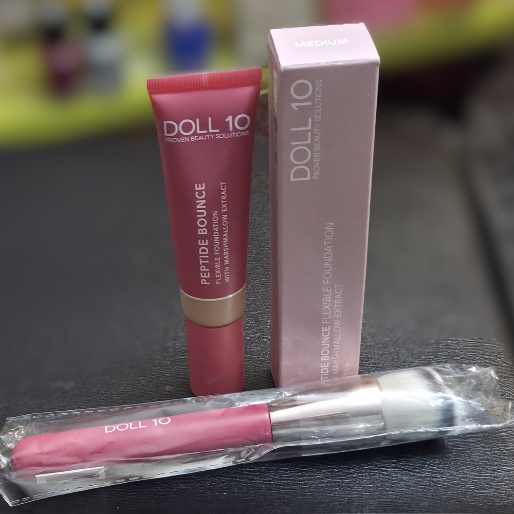 Doll 10 Peptide Bounce Flexible Medium Foundation & Full Coverage Buffing Brush